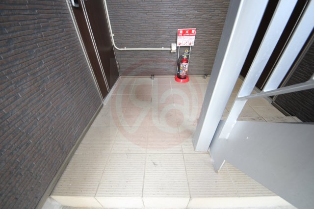 近鉄奈良線 布施駅 徒歩10分 3階建 築11年の外観写真