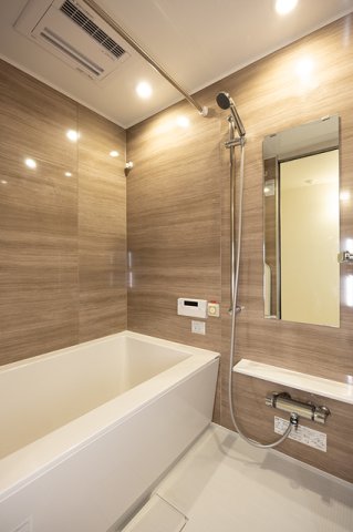 バス・シャワールーム　※写真は同タイプ住戸です。