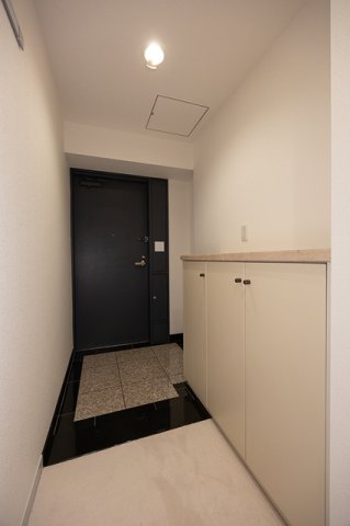 玄関　※写真は同タイプ住戸です。
