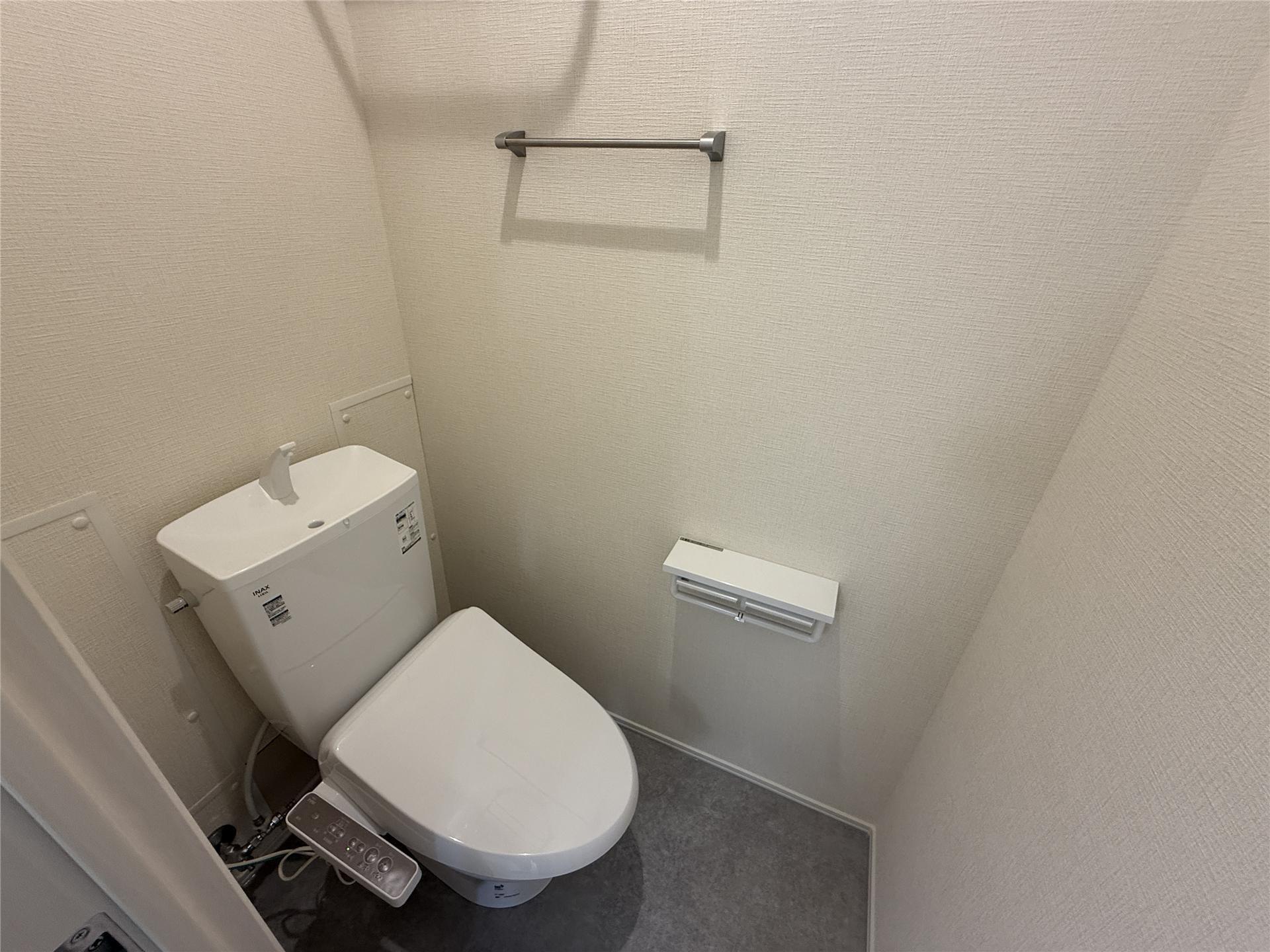 清水様A棟のトイレ写真