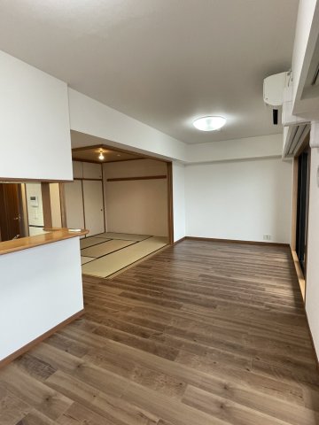 クレストフォルム武蔵小杉の居間写真