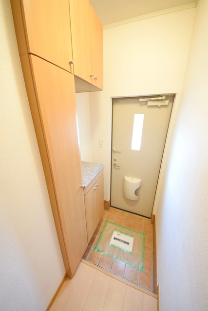 玄関　☆空き予定の為、同タイプお写真をご参考くださいっ☆
