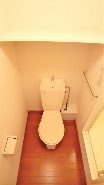 レオパレスレジデンスのトイレ写真