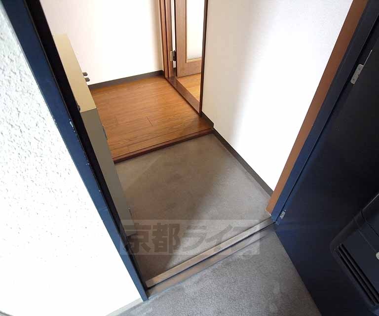 玄関　大きなシューズボックスがあります。