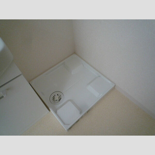 洗面設備　写真は6号室のものです。