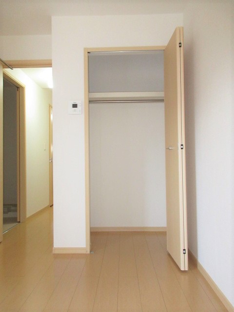 収納　写真は別の部屋のものです。