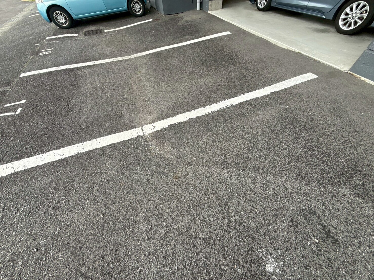 駐車場　敷地内駐車場