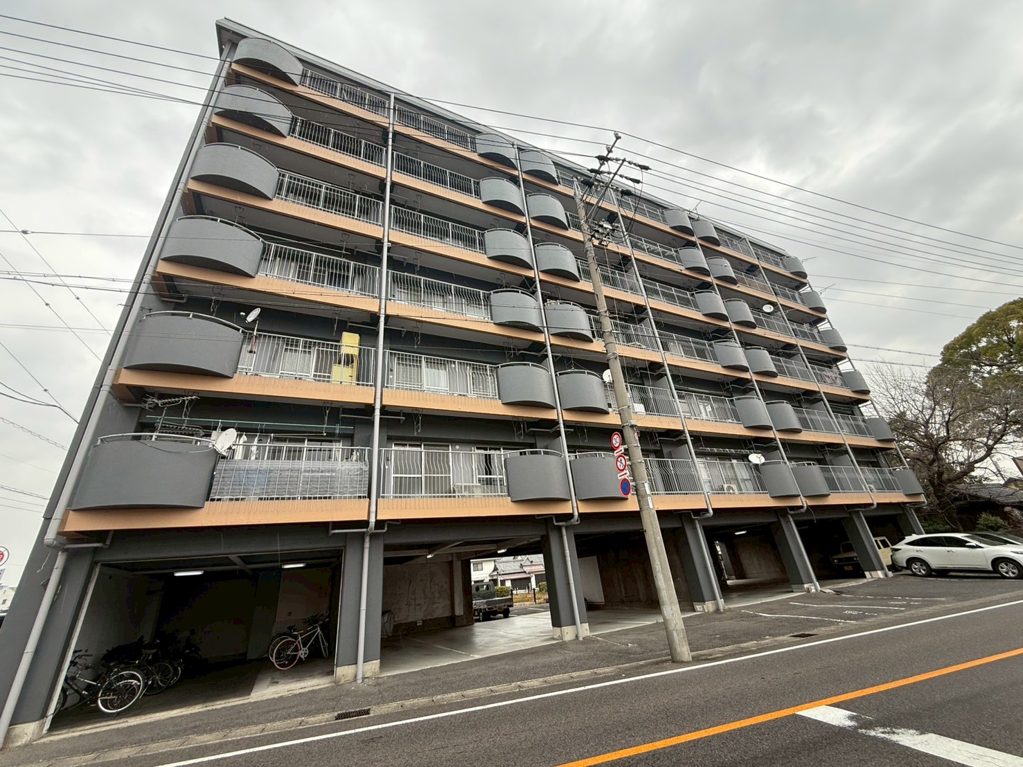 建物外観　外観　リビングオール南向き