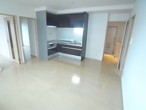 西宮北口ビルくすの木の居間写真
