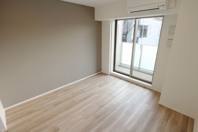 居室・リビング　※別部屋の参考写真です。
