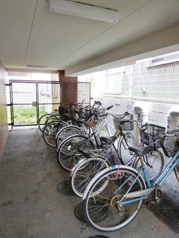 小田急線 経堂駅 徒歩3分 6階建 築36年の外観写真