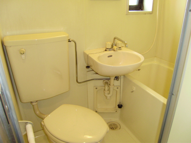小田急線 経堂駅 徒歩3分 6階建 築36年のトイレ写真