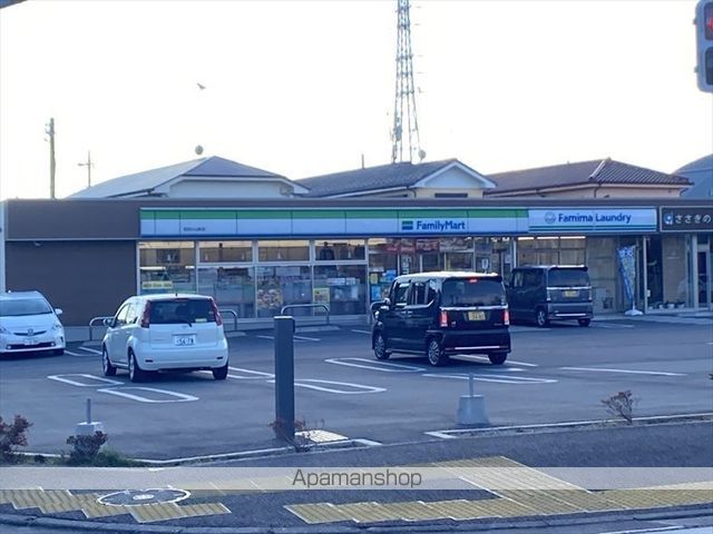 コンビニ　ファミリーマート町田小山町店（コンビニ）まで1584m