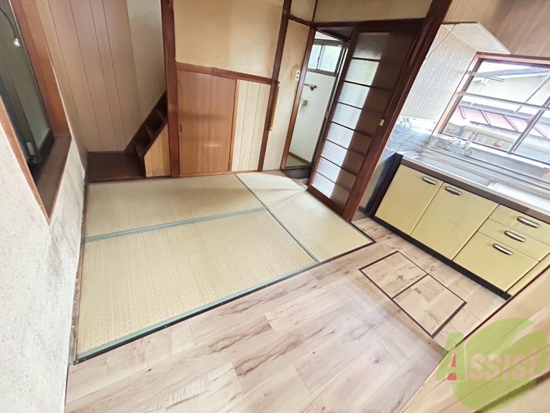 神戸市兵庫区北山町戸建の居間写真