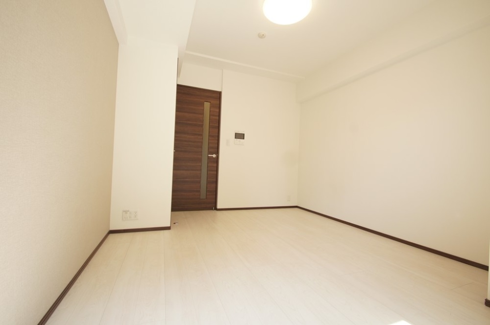 居室・リビング　実際のお部屋は写真の反転になります