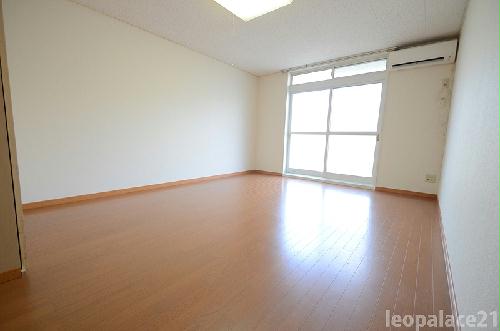 居室・リビング　設備・仕様は号室により異なる為、現状を優先致します。