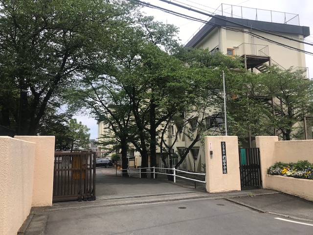 【山口荘の中学校】