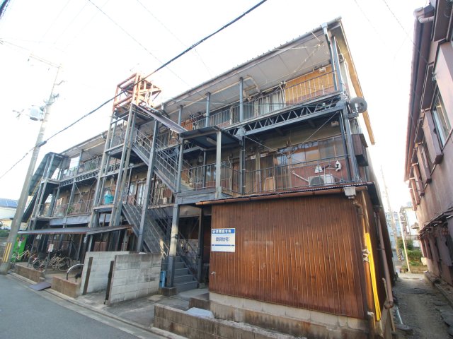 関西マンションの建物外観