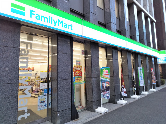 【新橋５丁目マンションのコンビニ】