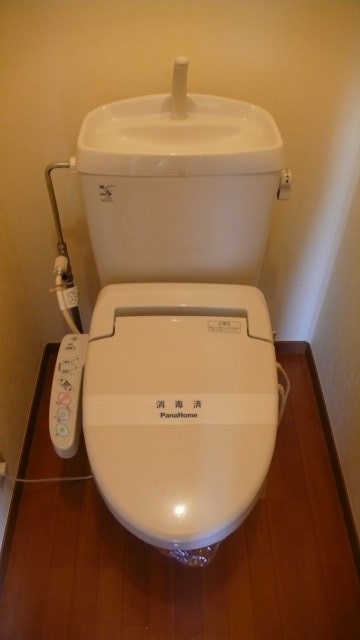 トイレ　温水洗浄便座付トイレ