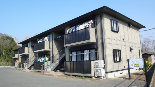 建物外観　南向きで日当たり良好　間取り反転タイプあり
