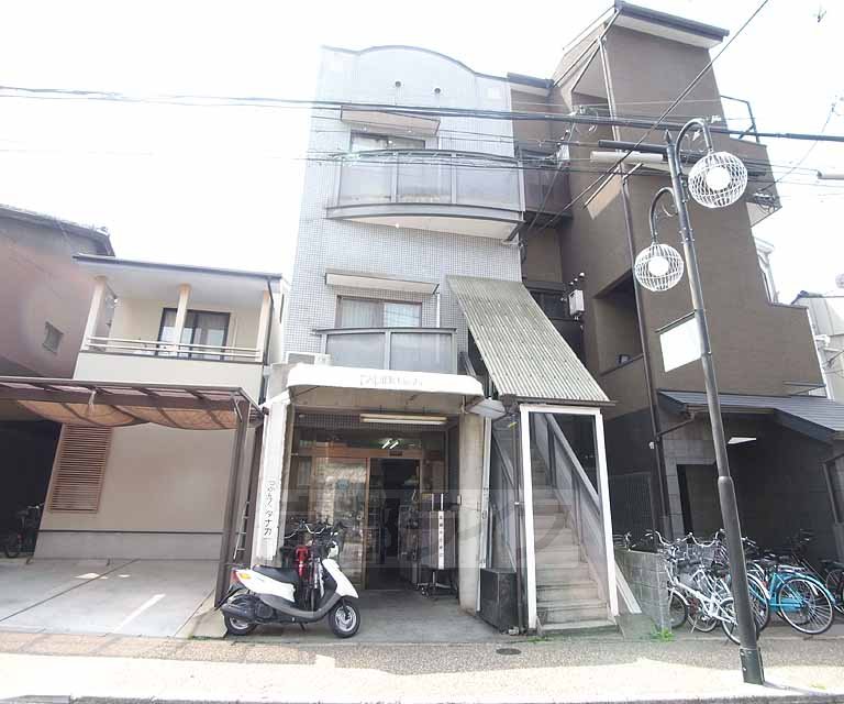 京都市東山区常盤町のマンションの建物外観