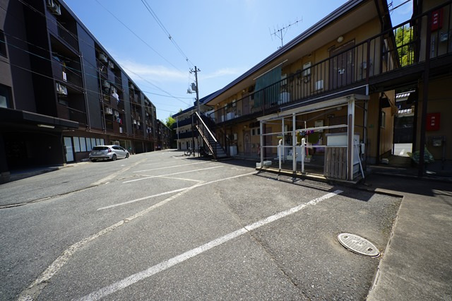 【下関市一の宮本町のアパートの駐車場】