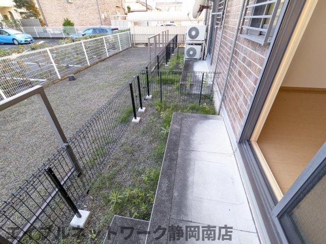 【藤枝市志太のアパートの玄関】