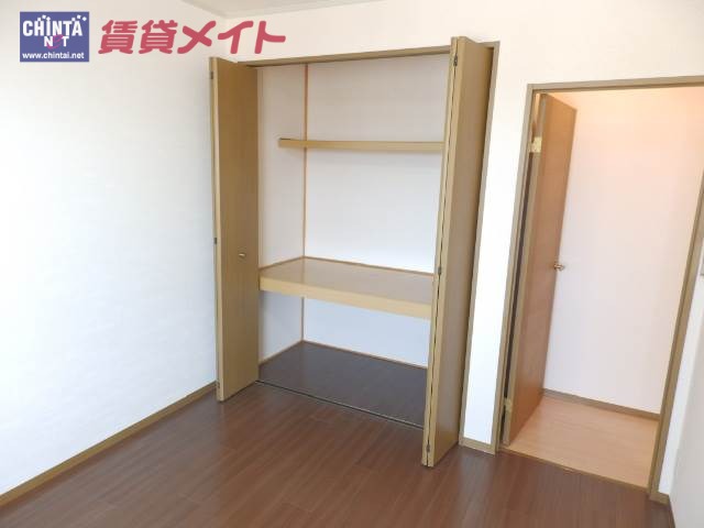 【津市高茶屋小森町のアパートの収納】