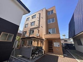 ヴィラ本町の建物外観