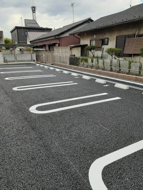 【エスポワールIIIの駐車場】