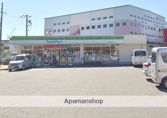 コンビニ　ファミリーマート（コンビニ）まで619m