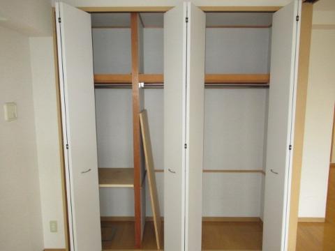 奥村マンション　収納　クローゼット