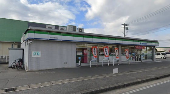 コンビニ　ファミリーマート四日市楠町東店（コンビニ）まで1775m