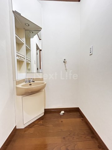 洗面設備　エステートピアワイ＆イー 201