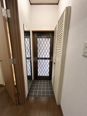 玄関　エステートピアワイ＆イー 201