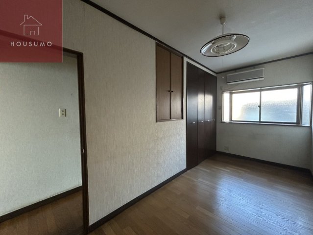 その他部屋・スペース　広くて明るい寝室