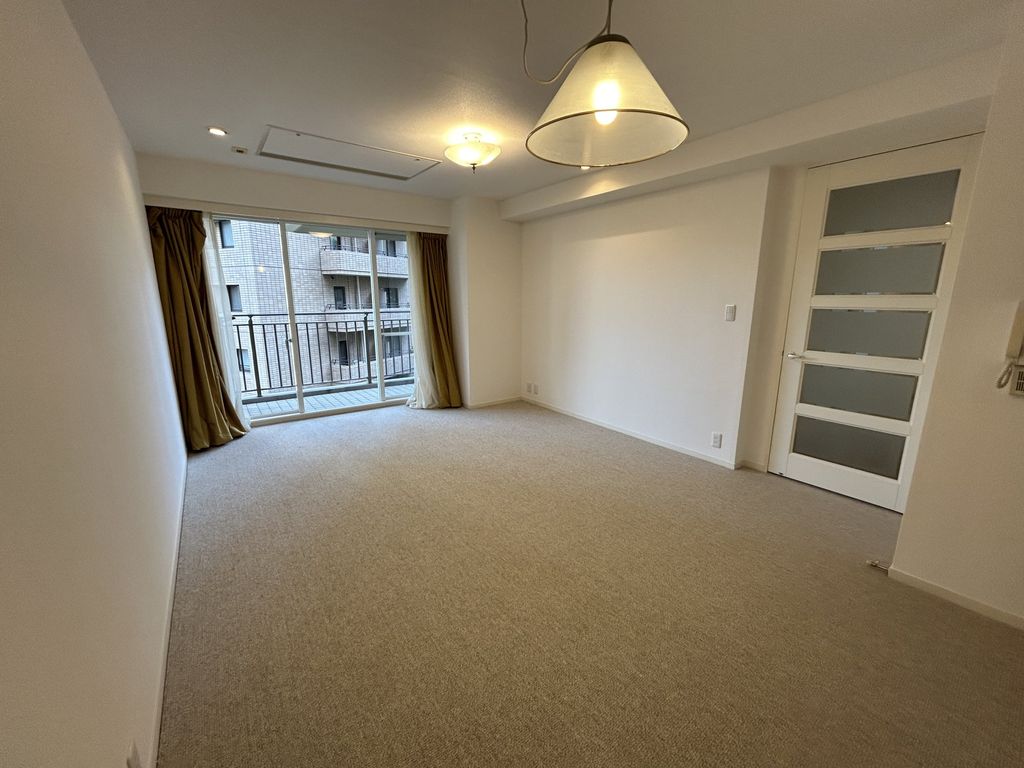 トシ部屋 SHIKA HOME 横滨中华街 高级公寓超大床 Home Theater and 2m