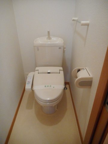トイレ　落ち着いたトイレです