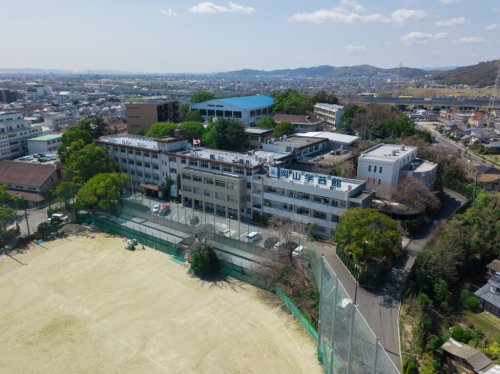 高校・高専　私立岡山学芸館高校（高校・高専）まで1594m