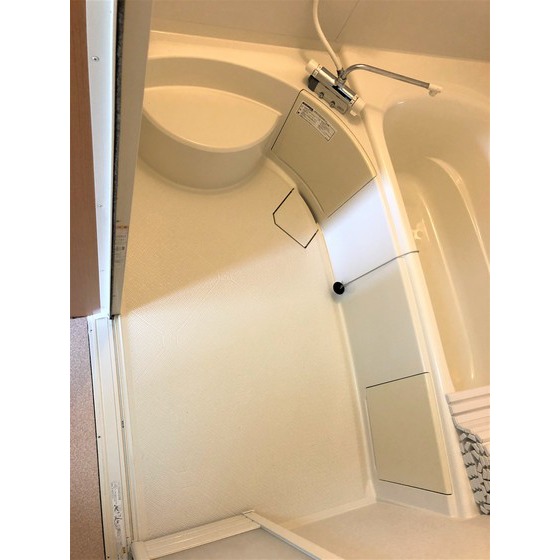 バス・シャワールーム　広々１坪バスルーム