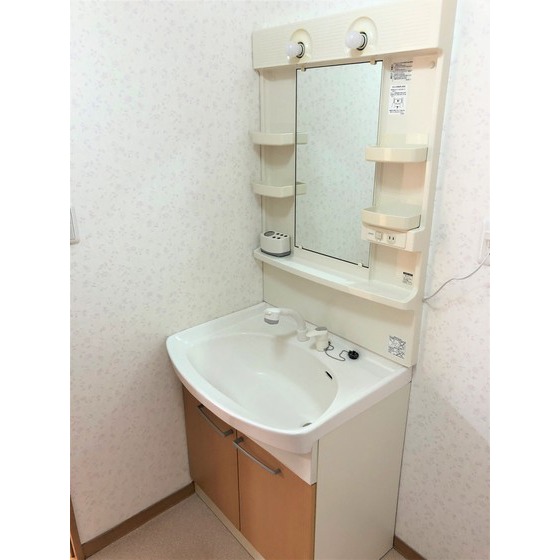 洗面設備　シャワー付き洗面台