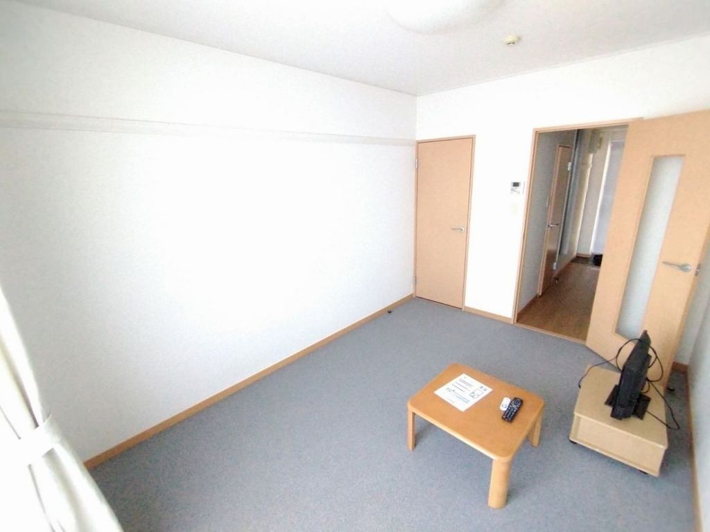 居室・リビング　1階はフローリング仕様です。