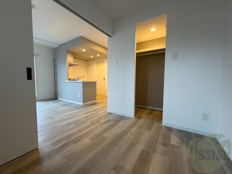 その他部屋・スペース　こちらのお部屋は光が差し込む、温かみのあるお部屋です。