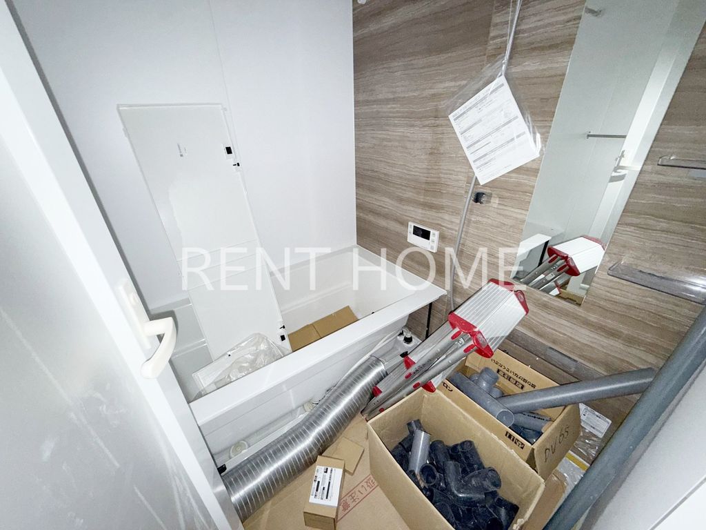 バス・シャワールーム　建築中です