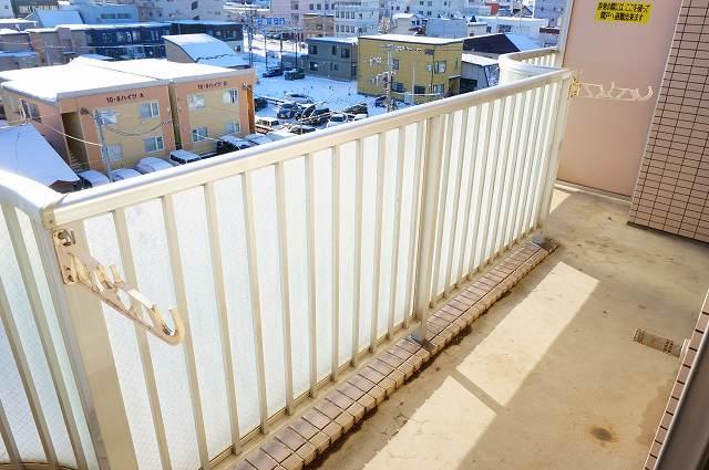 バルコニー　トイレ