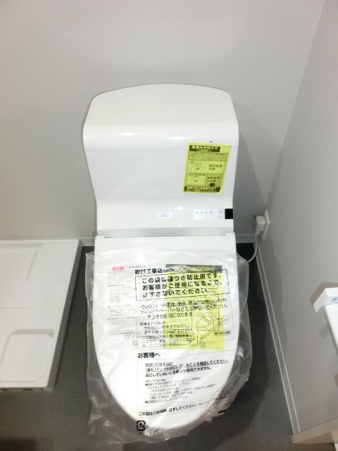 トイレ　ウォシュレット付で快適です！