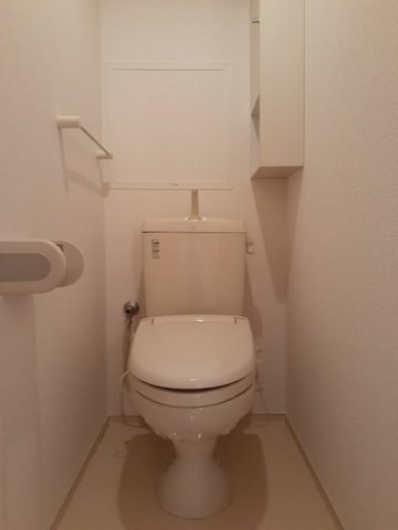 トイレ　清潔感のあるトイレです