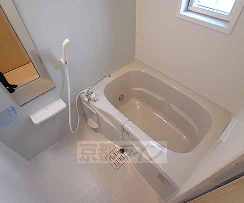 バス・シャワールーム　浴室乾燥機＆追炊き機能付お風呂です。