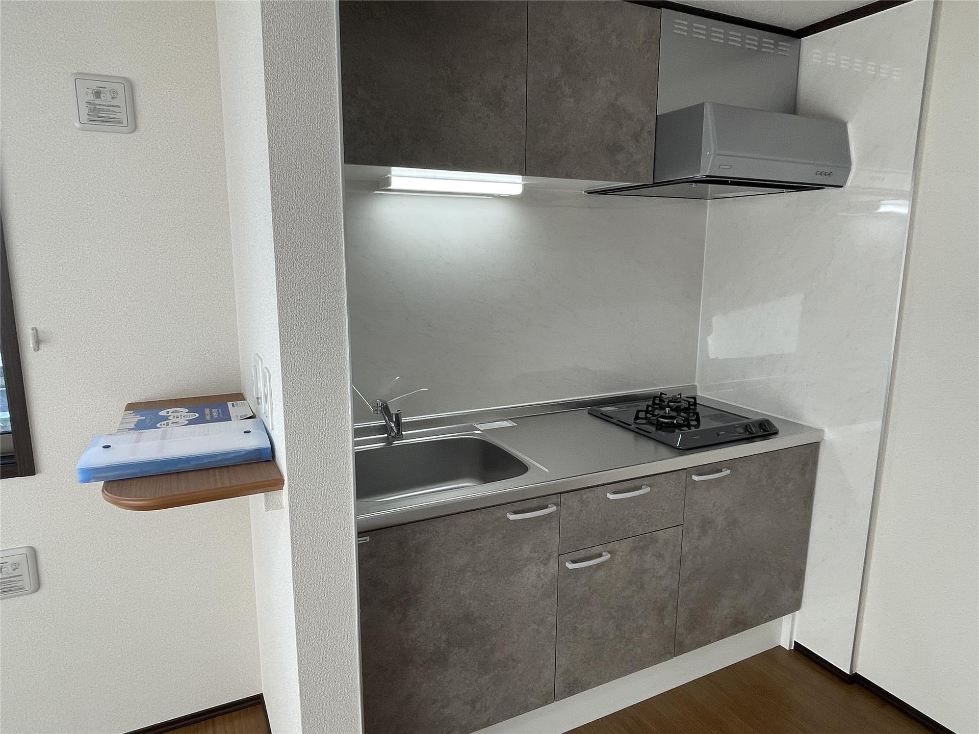 キッチン　コンロもついている使い勝手の良いキッチンです